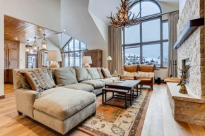 Highlands Lodge 403 Penthouse by East West Hospitality Beaver Creek